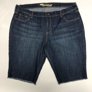 Old navy sweet heart mid rise Bermuda size 14